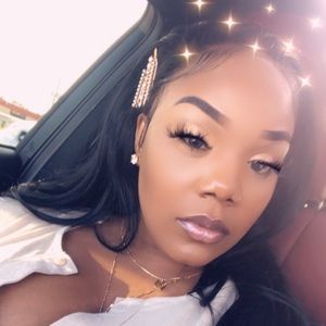 Meet your Posher, Ebony